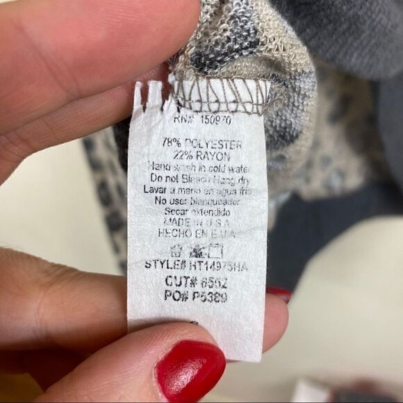 Hummingbird Leopard Print Open back sweater - Picture 7 of 7